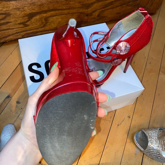 gorgeous red stilettos - Picture 7 of 8